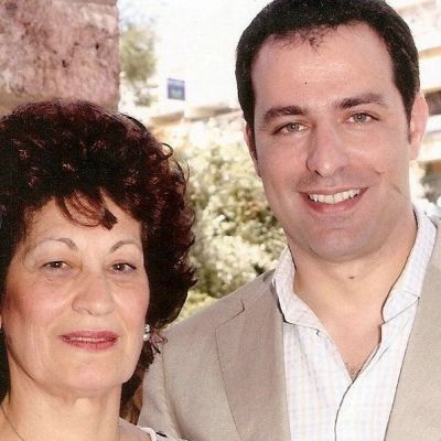 Ο Στέλιος Καλαθάς γράφει στη μητέρα του: « Όσο υπάρχεις φοβάμαι λιγότερο»