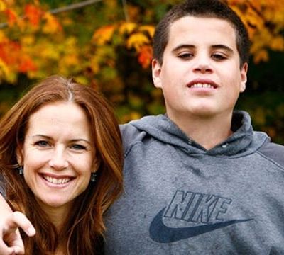 Η Kelly Preston μιλά για τον χαμένο γιο της, τον Jett