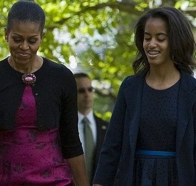 Malia Obama: 14ων ετών και έχει φτάσει τη μαμά της στο ύψος!