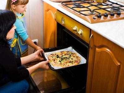 Πίτσα με μπέικον και αυγό