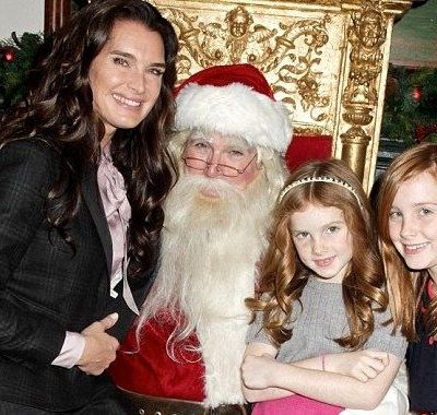 Brooke Shields: Στον Άγιο Βασίλη με τις κόρες της