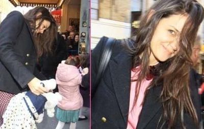 Η Suri στο θέατρο με την Katie Holmes