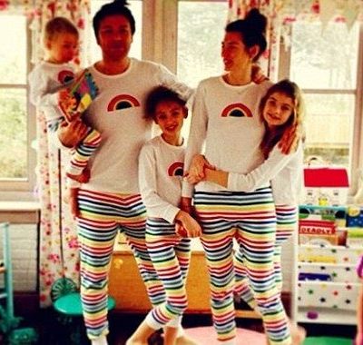 Η οικογένεια του Jamie Oliver με ασορτί πυτζάμες