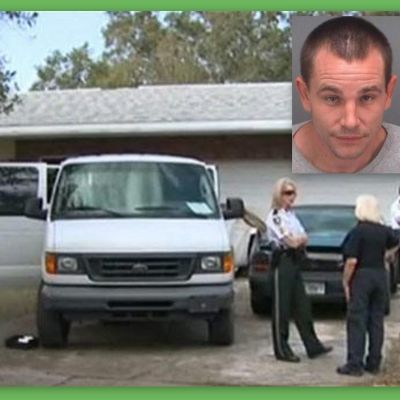 Ζευγάρι είχε το 18μηνο μωρό του ανάμεσα σε 300 ζώα!