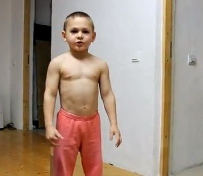 Είναι αυτό το πιο δυνατό παιδί στον κόσμο;
