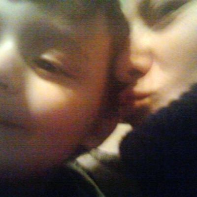 Κάτσε ακίνητη μαμά να μας βγάλω φωτογραφία!