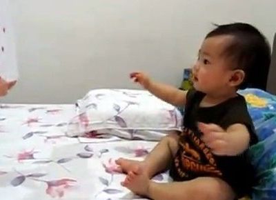 Δείτε τι κάνει αυτή η μαμά στο μωρό της 5 λεπτά κάθε μέρα!