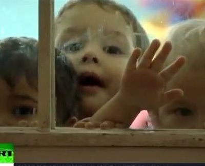 Κρατούμενη δημοσιογράφος γύρισε ντοκιμαντέρ για τα παιδιά της φυλακής!