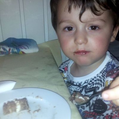 Σήμερα γιορτάζω και έχει τούρτα! Ζήτωωωωωωωωω!