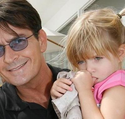 Απίστευτο! O Charlie Sheen ζήτησε από τους θαυμαστές του να επιτεθούν στο σχολείο της κόρης του!