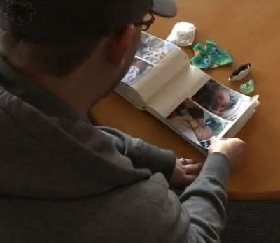 Βλέπουν το μωρό τους σε φωτογραφίες γιατί η ασφαλιστική δεν πληρώνει την μεταφορά του!