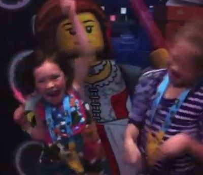 Το ασανσέρ Disco και ο τρελός χορός!