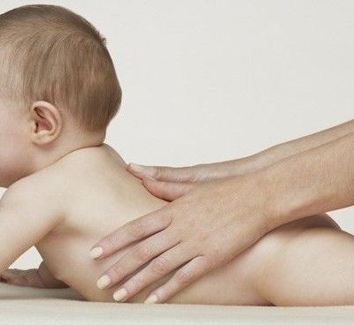 Πώς να κάνετε μασάζ στα παιδάκια σας, βήμα - βήμα (φωτογραφίες)