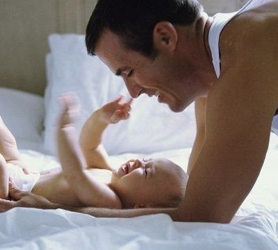 «Εγινα πατέρας! Και τώρα;» - Χρήσιμες συμβουλές από τον Θάνο Ασκητή για το νέο μπαμπά!