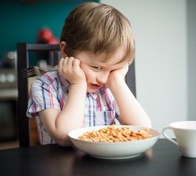 «Το παιδί μου αρνείται να καταναλώσει ποικιλία τροφών. Τι να κάνω;». Από τη διατροφολόγο Ευσταθία Παπαδά