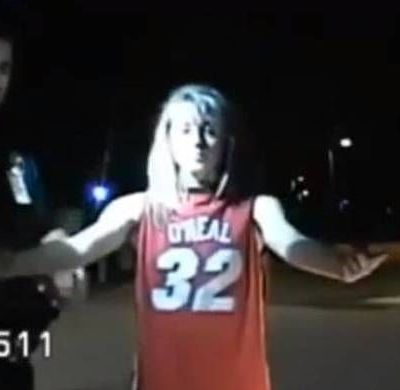 Μαθήτρια έγινε τύφλα στο μεθύσι και βγήκε βόλτα με τα εσώρουχα (βίντεο)