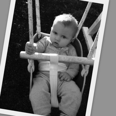 Ποια έχει μαμά ο... σοβαρός κύριος της φωτογραφίας; (εικόνες)