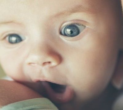 Γιατί τα μωρά γεννιούνται με γαλάζια μάτια; Η παιδίατρος Μαριαλένα Κυριακάκου, μας το εξηγεί