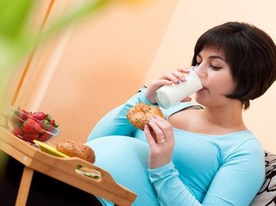 Μόλις έμαθα ότι είμαι έγκυος και έχω πολλά παραπάνω κιλά από το φυσιολογικό. Τι να κάνω;