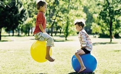 Οταν οι γονείς συγκρίνουν, πώς νιώθουν τα παιδιά;