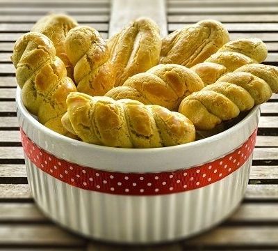 Τα πασχαλινά κουλουράκια του Mothersblog, από τον Γιώργο Γεράρδο