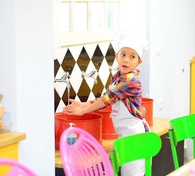 Ερευνα: Τα παιδιά που μαγειρεύουν τρώνε περισσότερα λαχανικά!