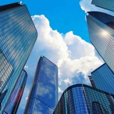 Μωρό έπεσε από τον 11ο όροφο και επέζησε