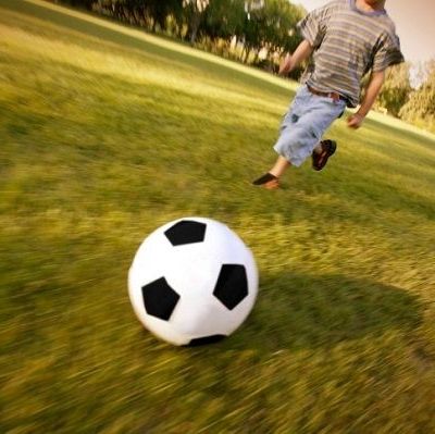 Την «πέσανε» στο Αεκάκι μου. Και κάπως έτσι γίνονται τα παιδιά φανατικά…