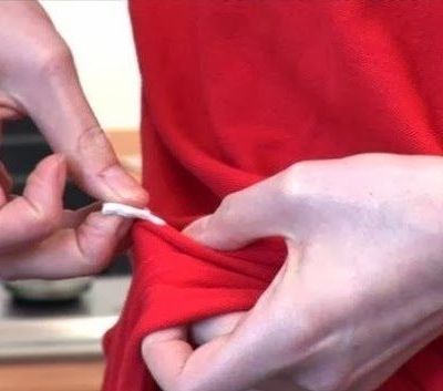 Τσίχλα στα ρούχα! Πώς βγαίνει;