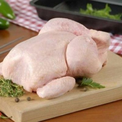 Γιατί δεν πρέπει ποτέ να πλένετε το κοτόπουλο πριν το μαγειρέψετε