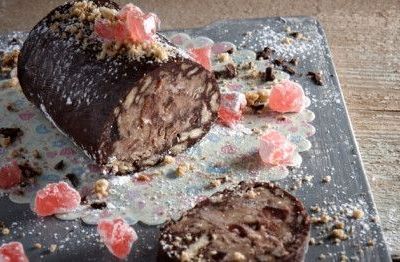 Μμμ! Κορμός λουκουμένιος με 2 σοκολάτες και 2 μπισκότα