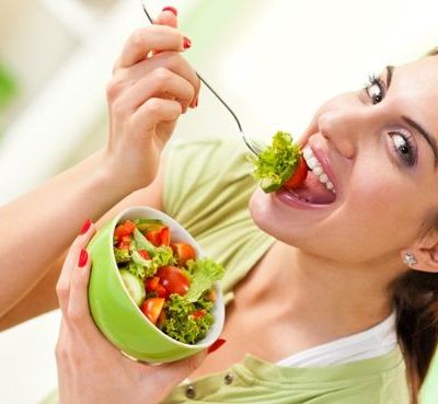 Ποια η θέση της σαλάτας σε μια υγιεινή διατροφή; Από την διατροφολόγο Ευσταθία Παπαδά