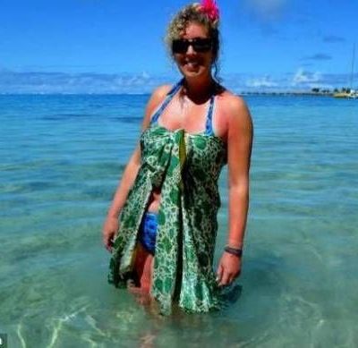 Πήγε τροπικές διακοπές ενώ η οικογένεια της μένει σε ένα... τροχόσπιτο! (εικόνες)