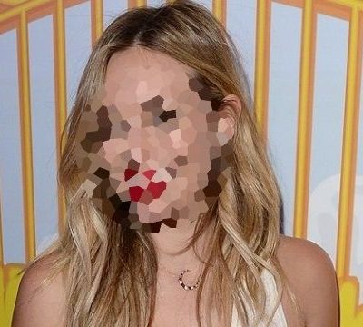 Διάσημη ηθοποιός άφησε γράμμα και κουλουράκια στον Άι Βασίλη και τα έβγαλε φωτογραφία! Ποια είναι; (εικόνες)