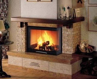 Έπεσε στάχτη από το τζάκι στο χαλί. Τι κάνω;