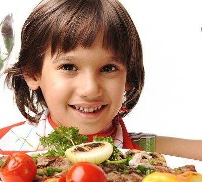 «Πώς θα μάθω το παιδί μου να τρώει φρούτα και λαχανικά;» Από τη διατροφολόγο Ευσταθία Παπαδά