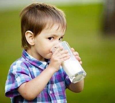 «Το παιδί μου δεν πίνει γάλα. Τι να κάνω;» Η διατροφολόγος του Mothersblog, συμβουλεύει!