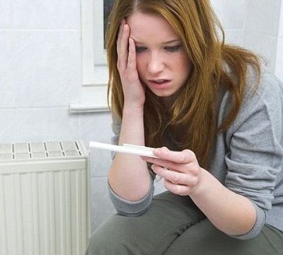 «Είμαι ανήλικη και είμαι έγκυος; Πώς θα το πω στους γονείς μου;»