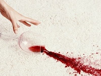 Πώς να εξαφανίσετε το λεκέ από κόκκινο κρασί