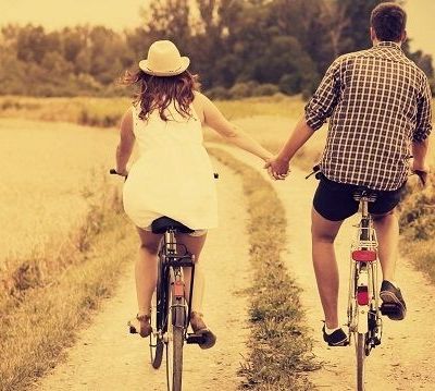 Τι διαφοροποιεί τη συντροφική από την ερωτική σχέση;