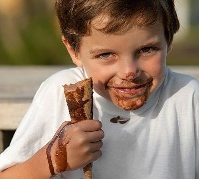 Πώς να αφαιρέσετε τους λεκέδες από παγωτό