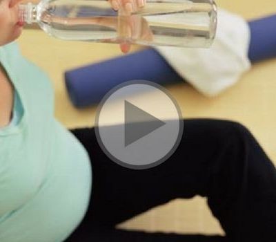 Κατακράτηση υγρών: Τι να κάνετε για να την καταπολεμήσετε (βίντεο)