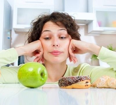 Μύθος ή αλήθεια: Μπορώ να πάρω ή να χάσω κιλά όταν έχω περίοδο;