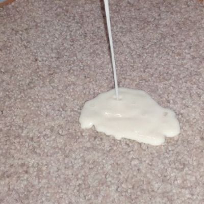 Έπεσε το γάλα του μωρού στο χαλί: Και τώρα τι κάνουμε;