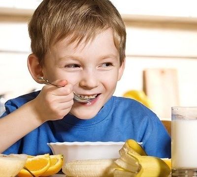 Υγιεινή διατροφή για παιδιά: 6 διατροφικοί μύθοι που παχαίνουν τα παιδιά