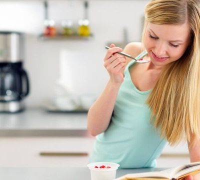 Πώς πρέπει να τρέφεται ένα κορίτσι στην εφηβεία;