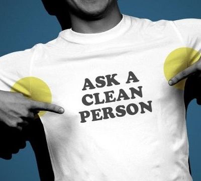 Λεκές από αποσμητικό: Πώς μπορείτε να τον εξαφανίσετε