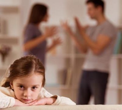 Αρνείται να πληρώσει τη διατροφή των παιδιών; Αυτές είναι οι κυρώσεις