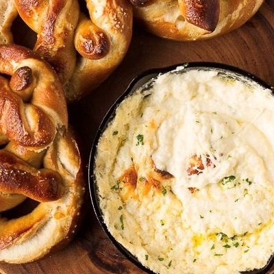 Συνταγή για αφράτα και νόστιμα γερμανικά Pretzel