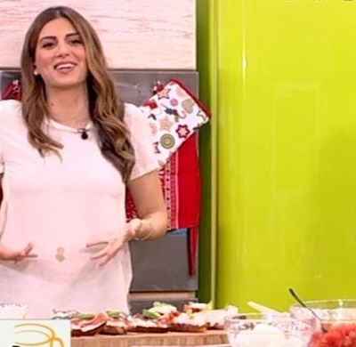 Σταματίνα Τσιμτσιλή: Οι λιγούρες και ο… λεκές: «Παιδιά ο όγκος της κοιλιάς μου…»